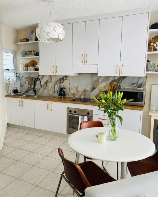 A Zen And Chic Beachfront Apartment Свакопмунд Екстер'єр фото