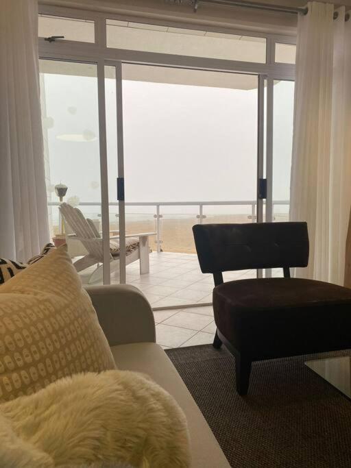 A Zen And Chic Beachfront Apartment Свакопмунд Екстер'єр фото